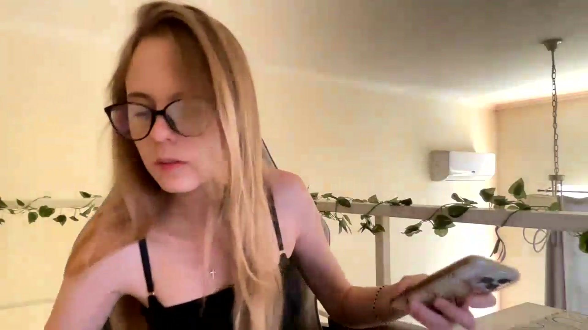 Gallery image thumbnail from SelinaMynx's myfreecams stream on, 06/20/2026, 10:50 image 9 of 20