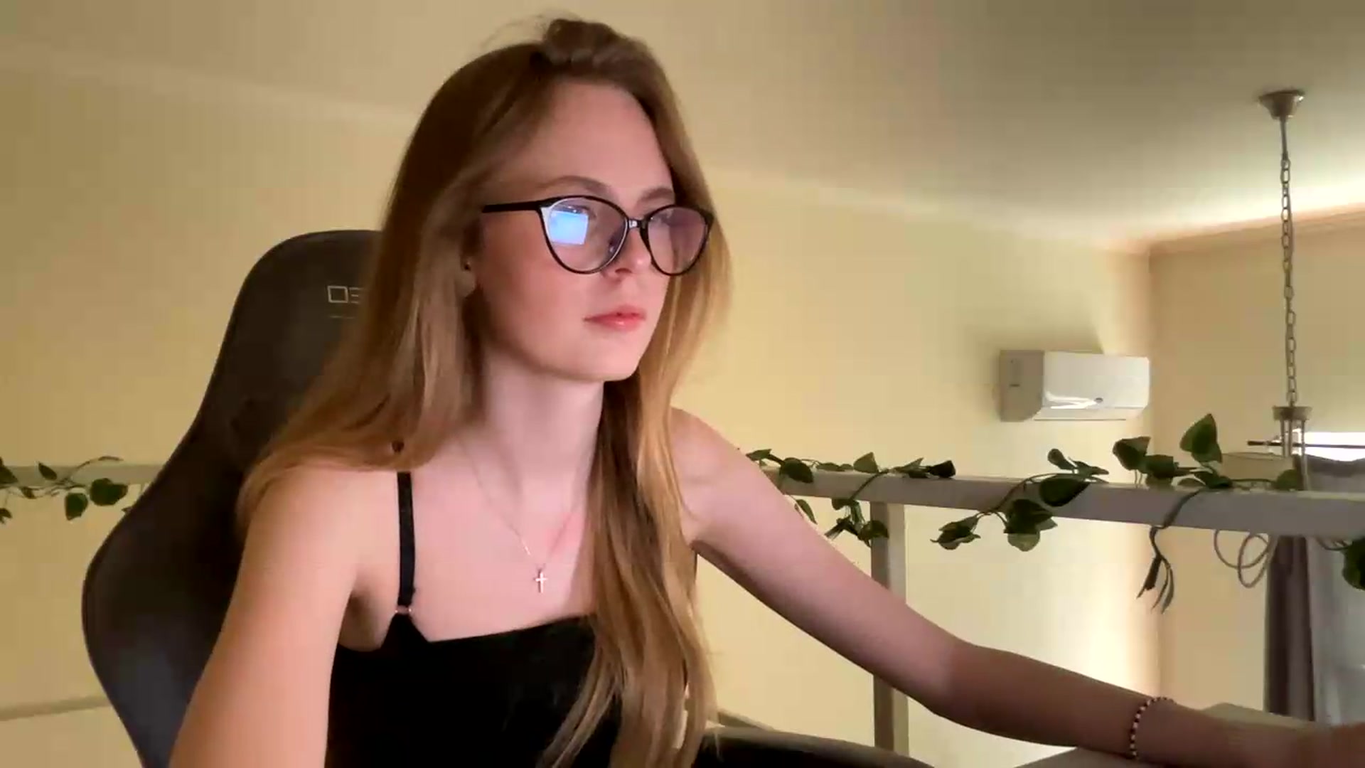Gallery image thumbnail from SelinaMynx's myfreecams stream on, 06/20/2026, 10:50 image 5 of 20