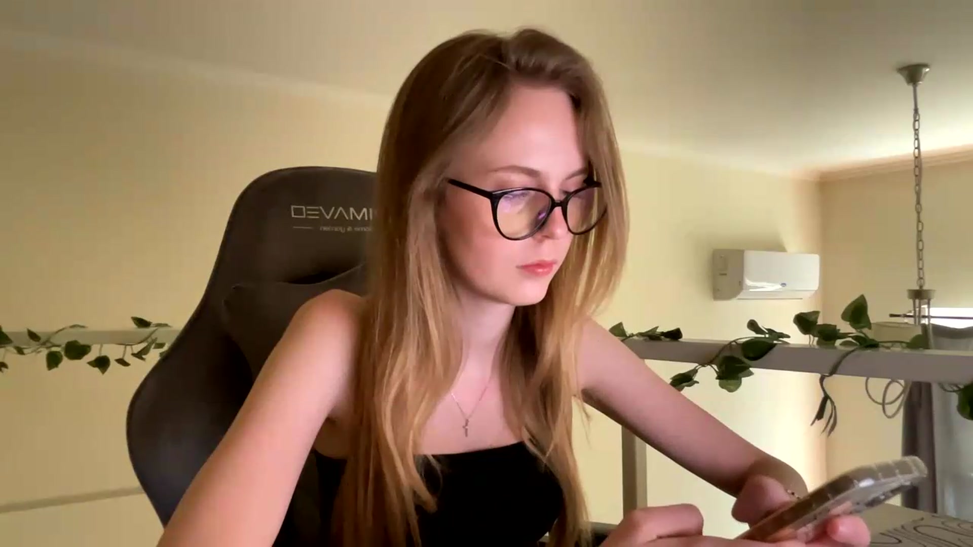 Gallery image thumbnail from SelinaMynx's myfreecams stream on, 06/20/2026, 10:50 image 16 of 20