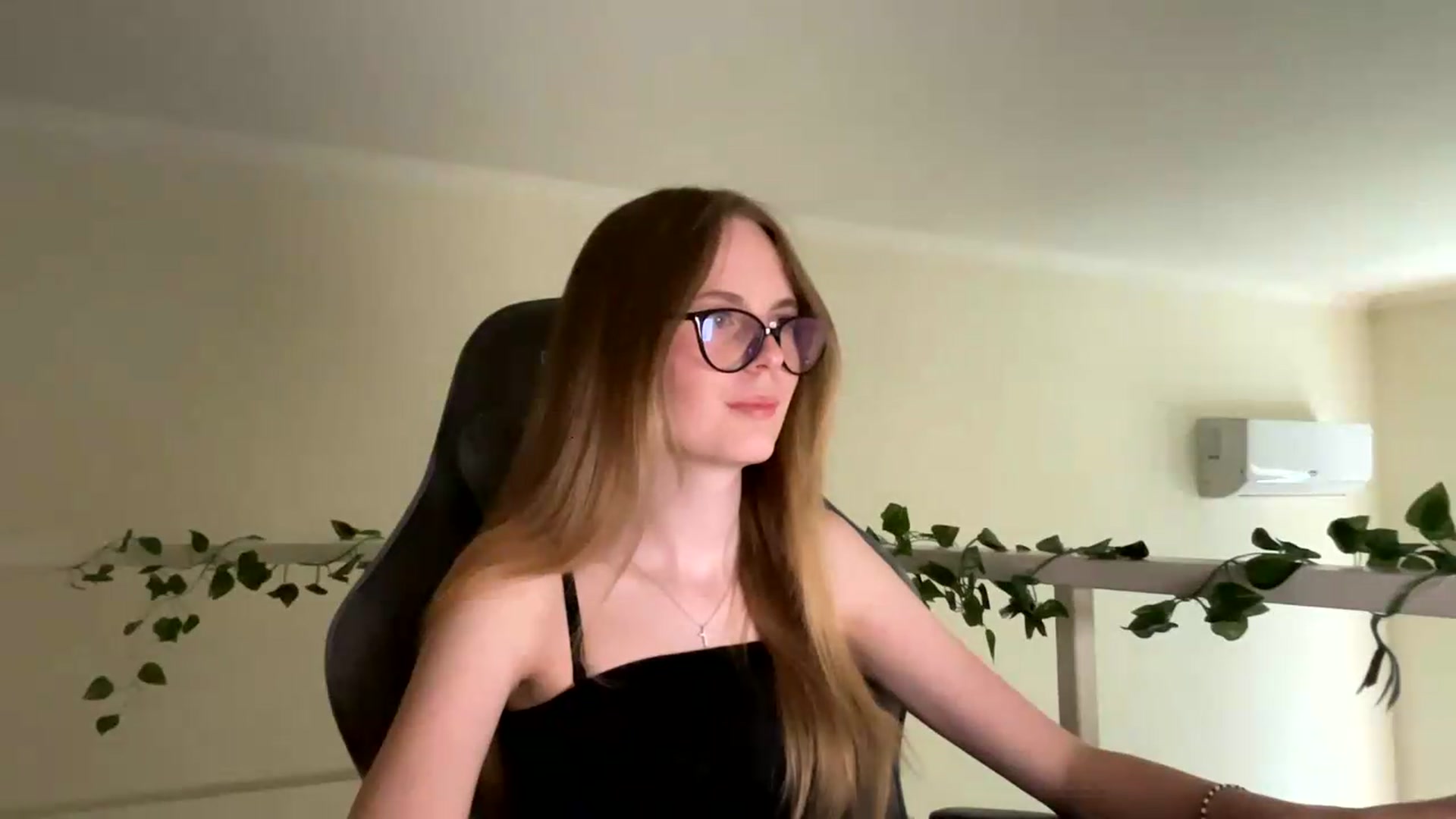 Gallery image thumbnail from SelinaMynx's myfreecams stream on, 06/20/2026, 14:00 image 8 of 20