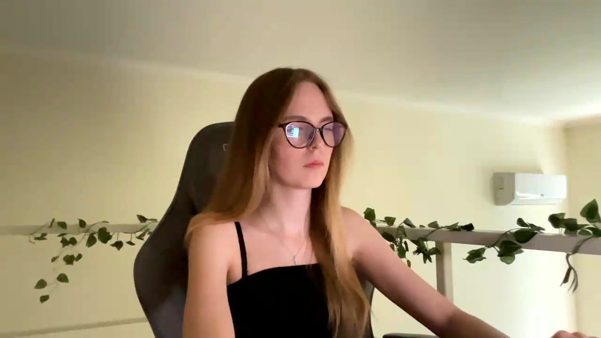 Gallery image thumbnail from SelinaMynx's myfreecams stream on, 06/20/2026, 14:00 image 3 of 20