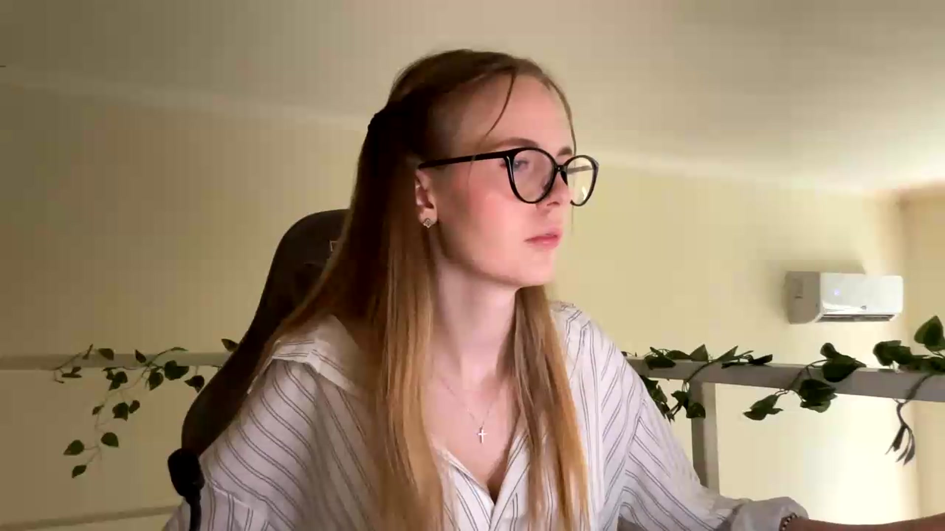 Gallery image thumbnail from SelinaMynx's myfreecams stream on, 06/22/2026, 08:37 image 17 of 20