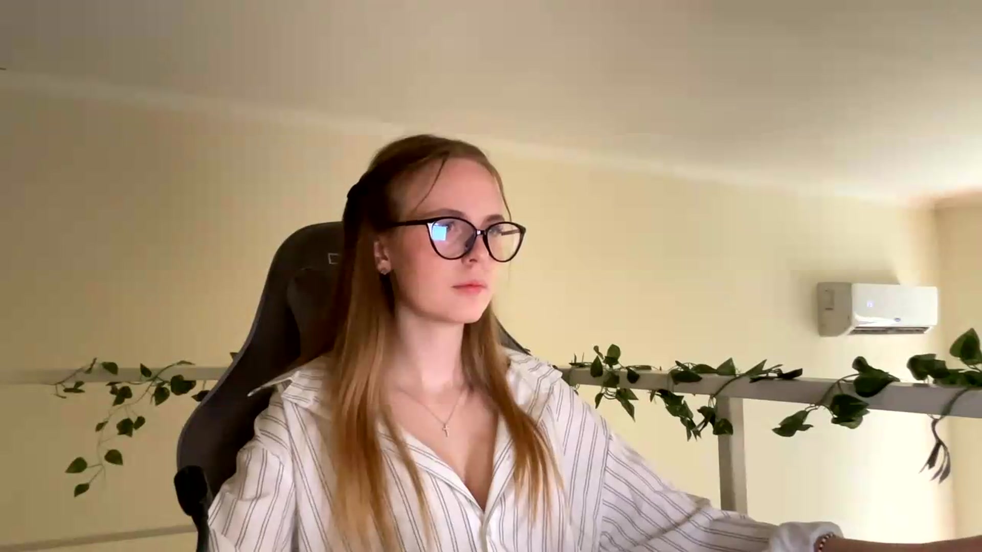 Gallery image thumbnail from SelinaMynx's myfreecams stream on, 06/22/2026, 08:37 image 10 of 20