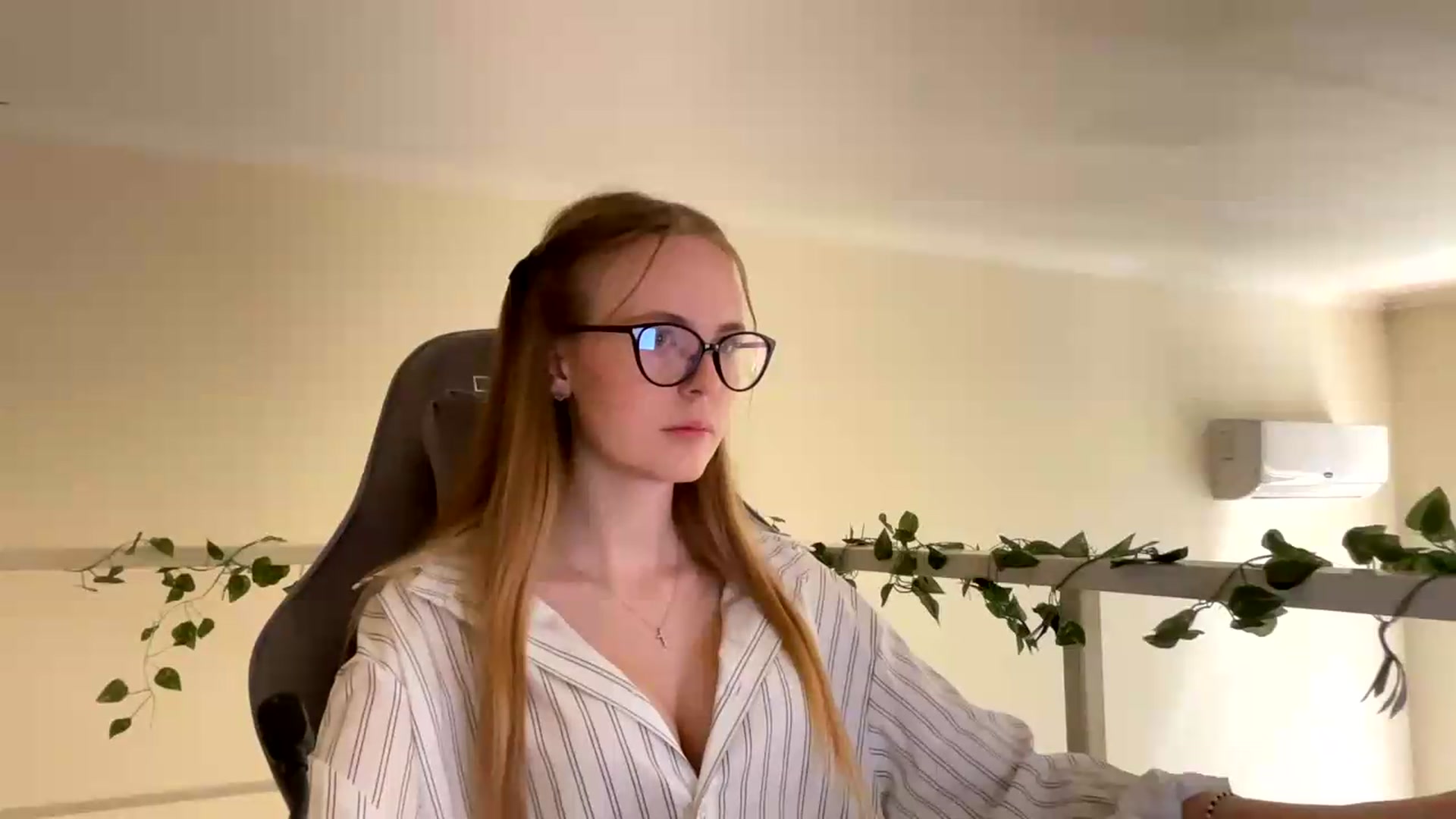 Gallery image thumbnail from SelinaMynx's myfreecams stream on, 06/22/2026, 08:37 image 2 of 20