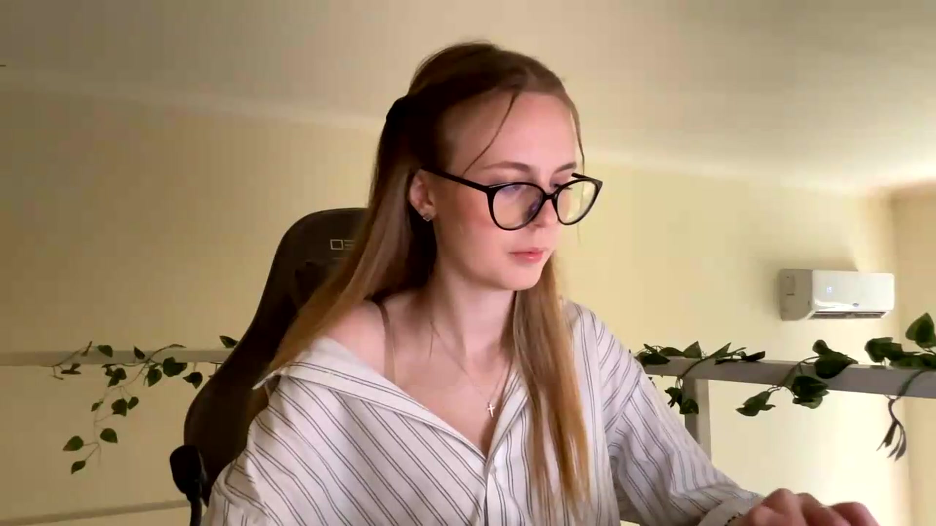 Gallery image thumbnail from SelinaMynx's myfreecams stream on, 06/22/2026, 08:37 image 20 of 20