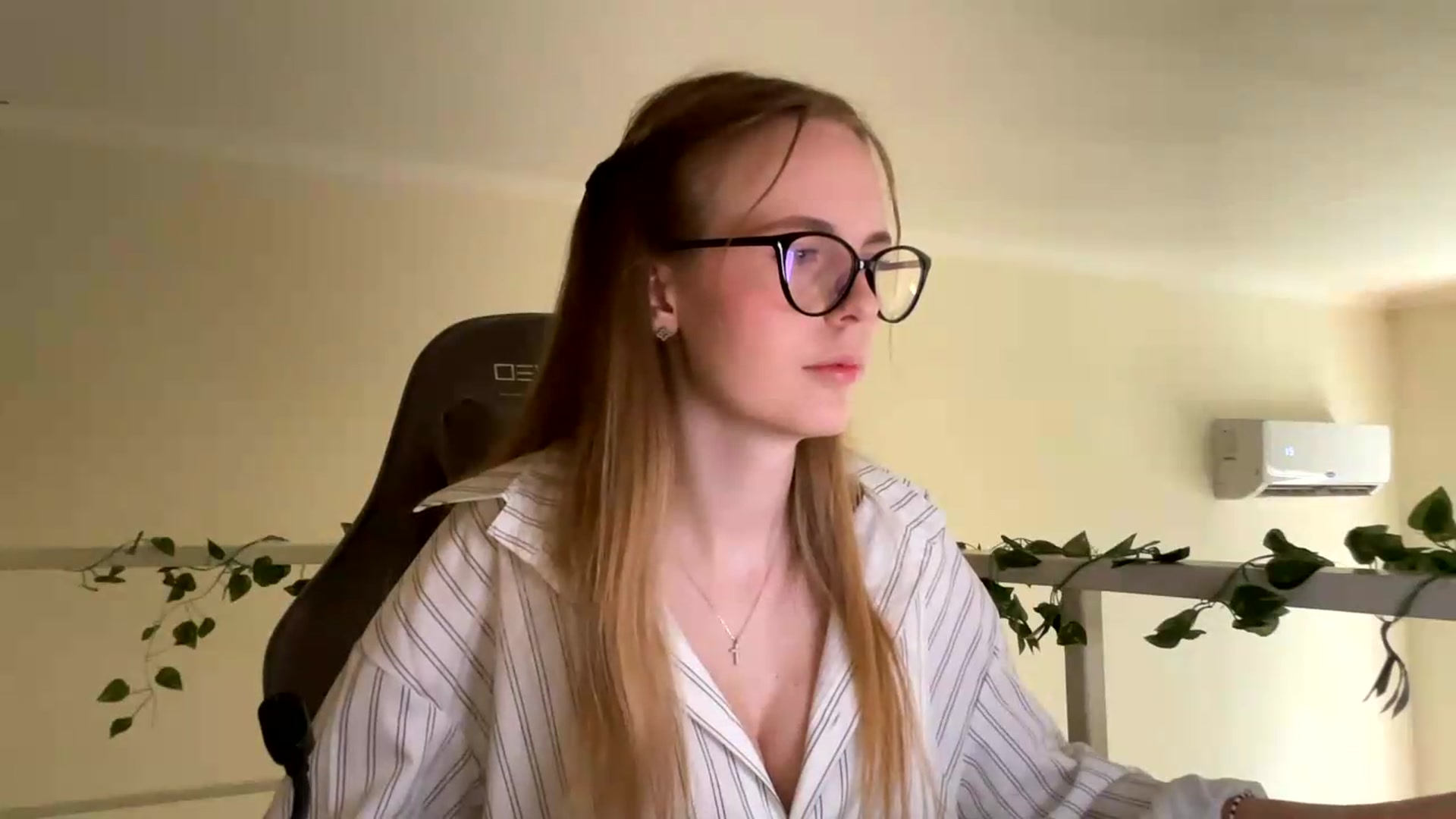 Gallery image thumbnail from SelinaMynx's myfreecams stream on, 06/22/2026, 08:37 image 9 of 20