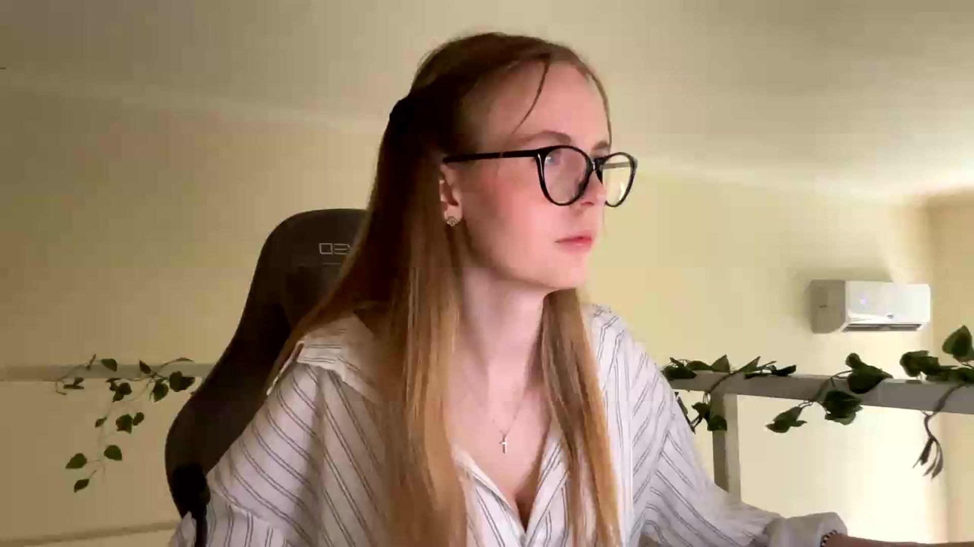 Gallery image thumbnail from SelinaMynx's myfreecams stream on, 06/22/2026, 08:37 image 14 of 20