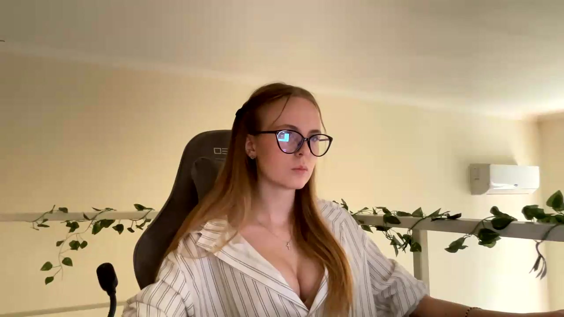 Gallery image thumbnail from SelinaMynx's myfreecams stream on, 06/22/2026, 10:44 image 7 of 20