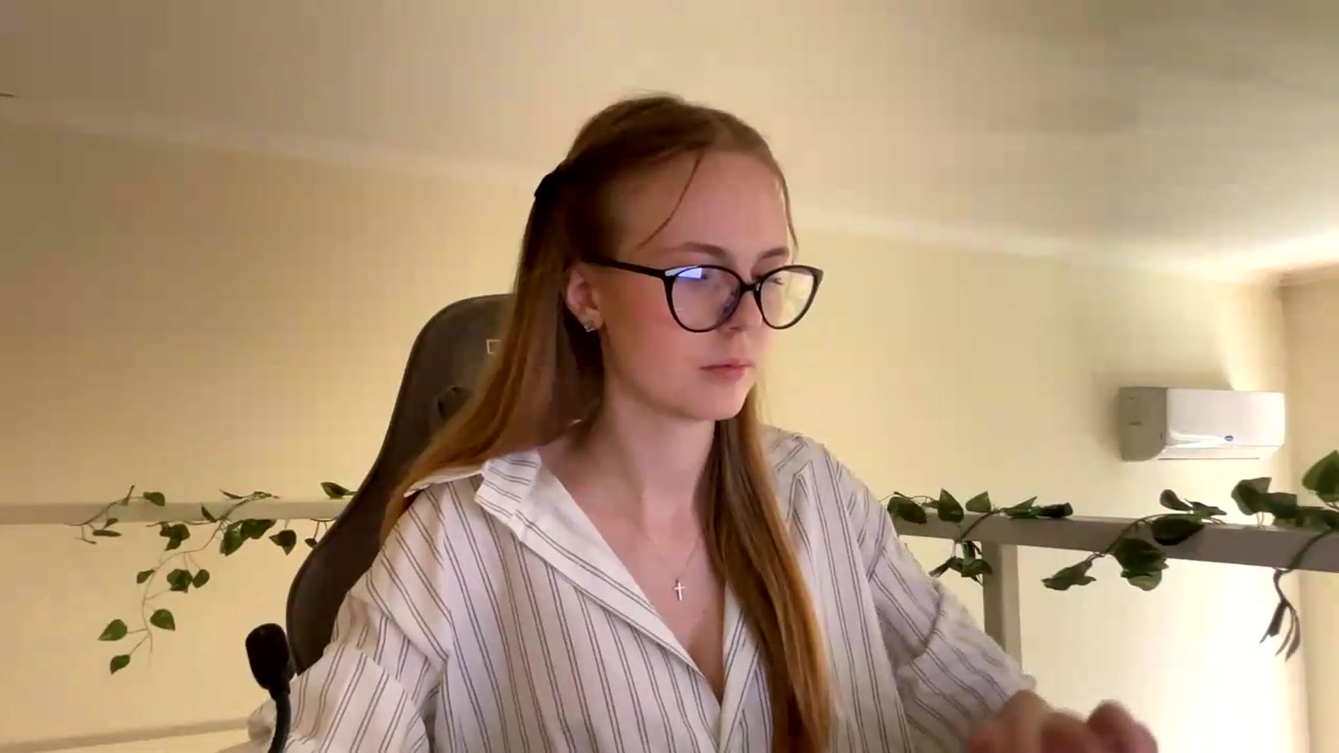 Gallery image thumbnail from SelinaMynx's myfreecams stream on, 06/22/2026, 10:44 image 15 of 20