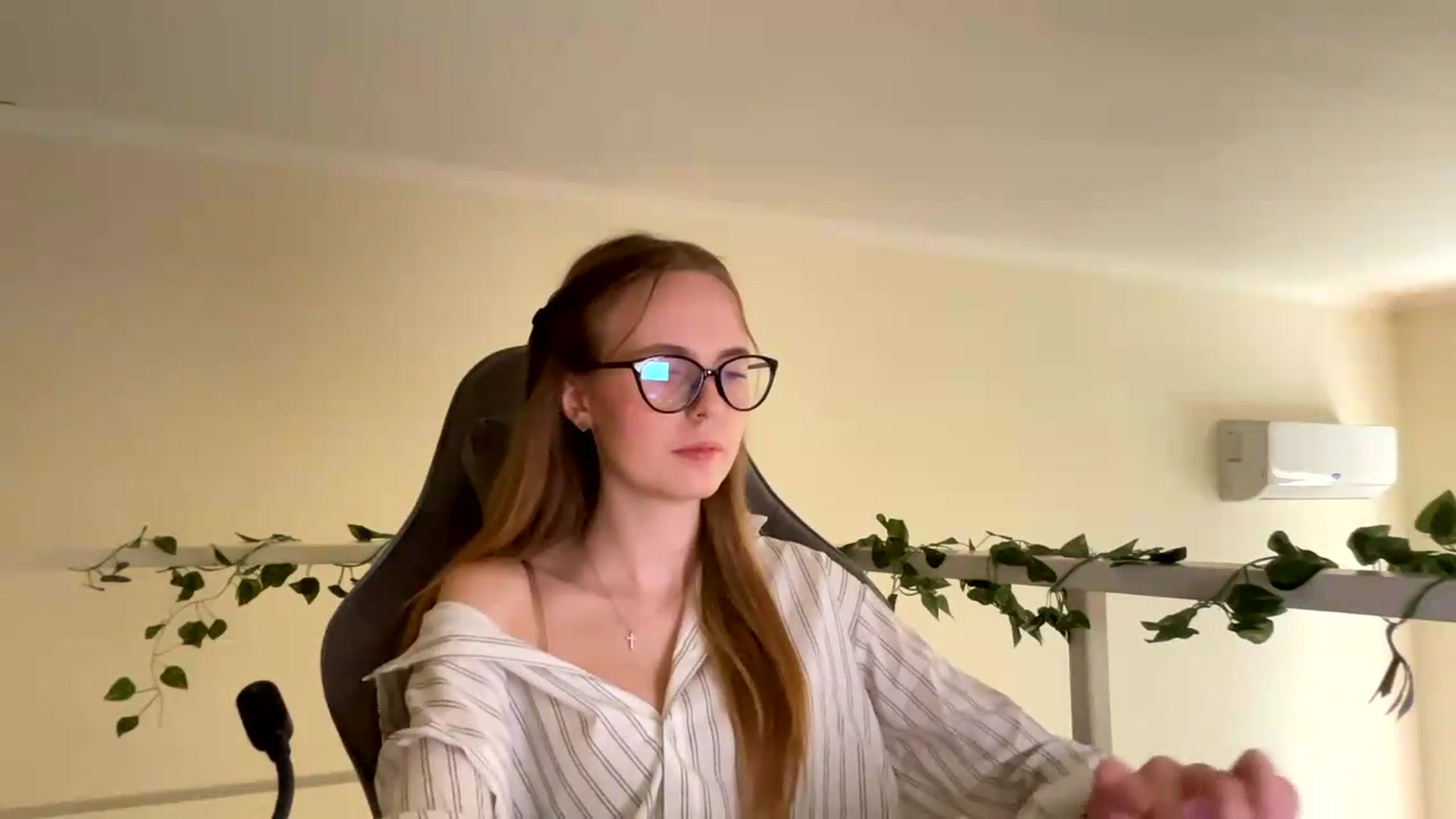 Gallery image thumbnail from SelinaMynx's myfreecams stream on, 06/22/2026, 11:28 image 12 of 20