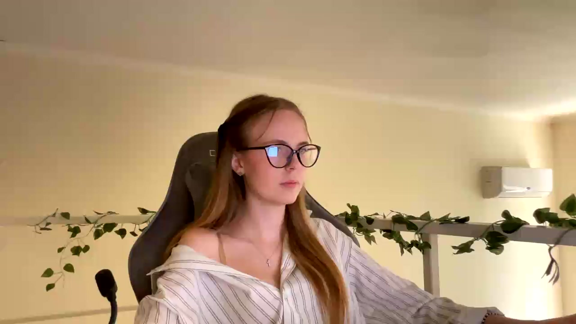 Gallery image thumbnail from SelinaMynx's myfreecams stream on, 06/22/2026, 11:28 image 20 of 20