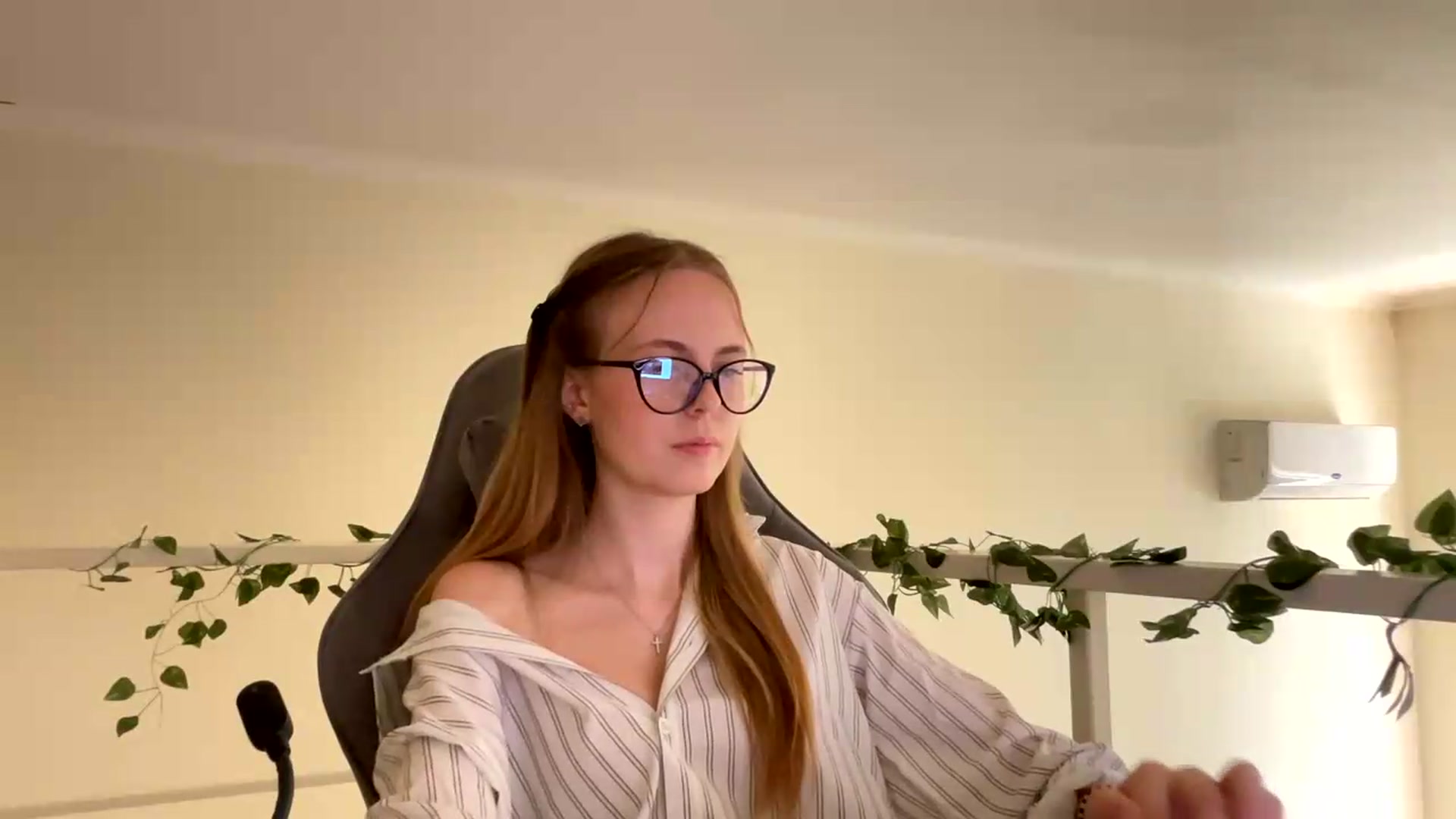 Gallery image thumbnail from SelinaMynx's myfreecams stream on, 06/22/2026, 11:28 image 3 of 20