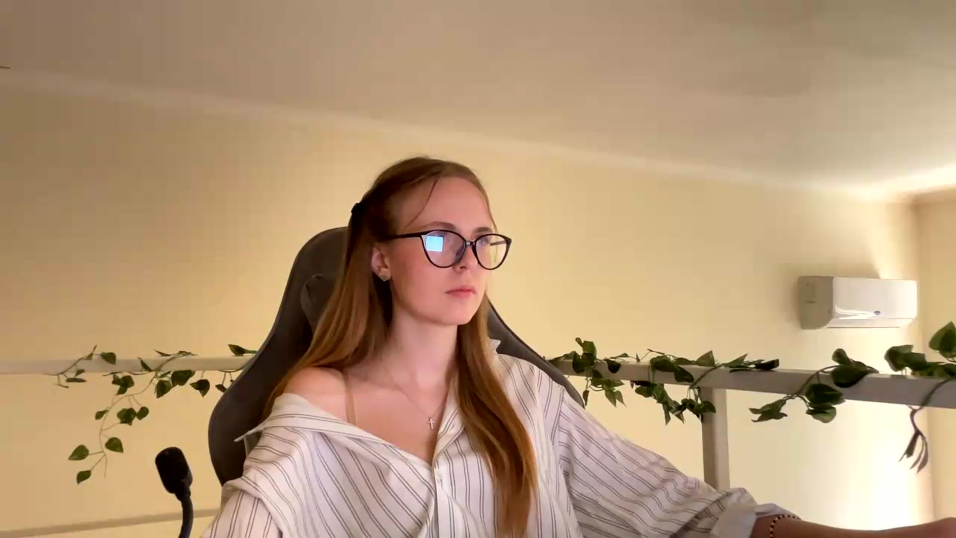 Gallery image thumbnail from SelinaMynx's myfreecams stream on, 06/22/2026, 11:28 image 2 of 20