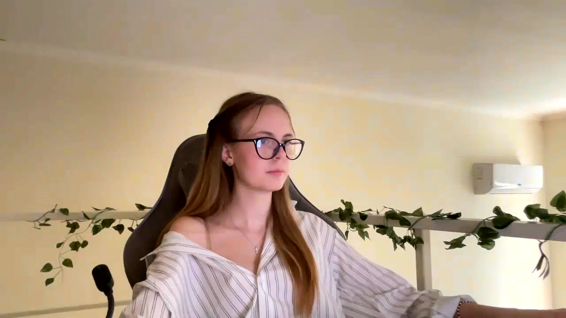 Gallery image thumbnail from SelinaMynx's myfreecams stream on, 06/22/2026, 11:28 image 4 of 20