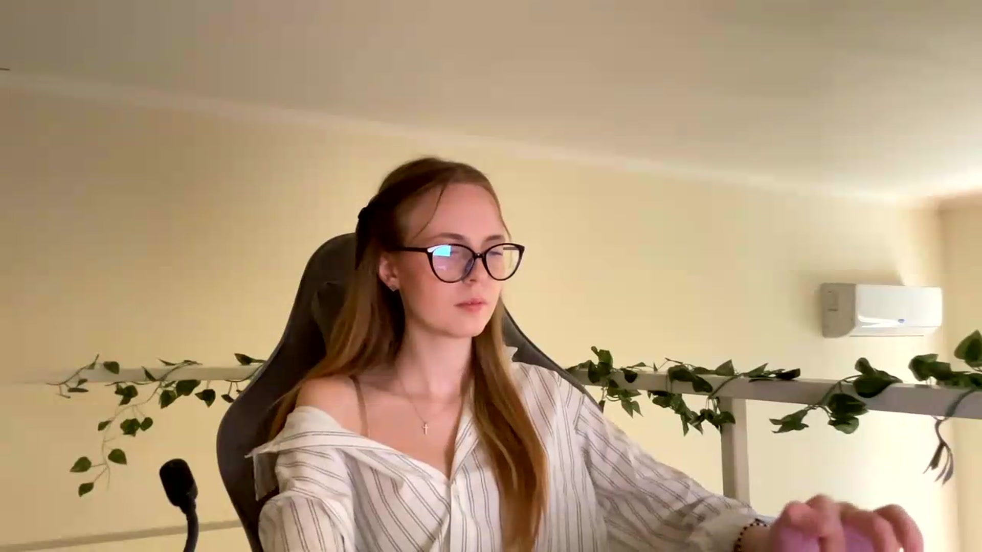Gallery image thumbnail from SelinaMynx's myfreecams stream on, 06/22/2026, 11:28 image 11 of 20