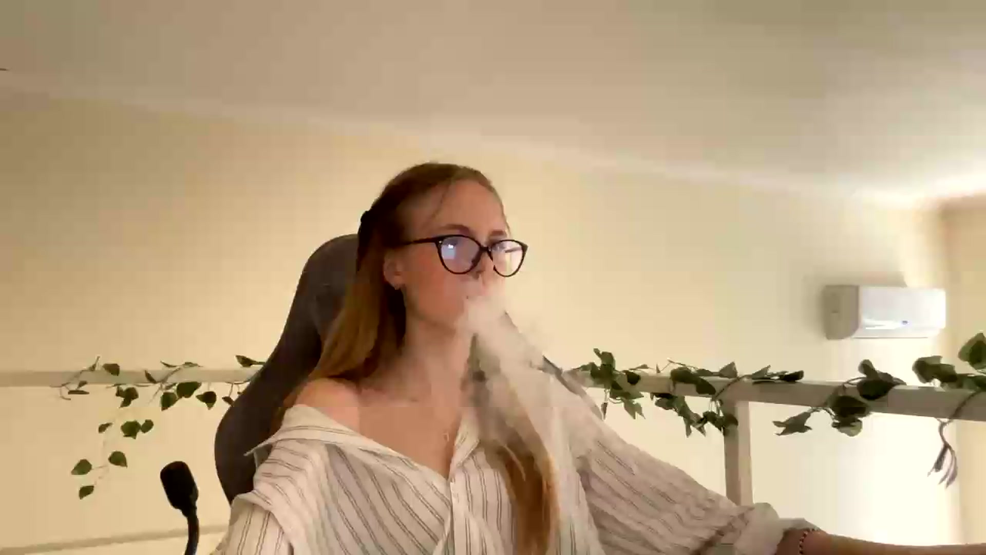 Gallery image thumbnail from SelinaMynx's myfreecams stream on, 06/22/2026, 11:28 image 1 of 20