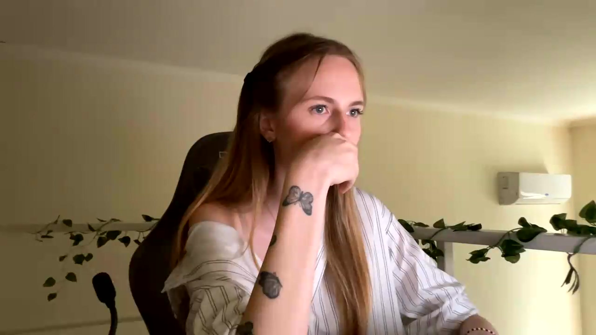 Gallery image thumbnail from SelinaMynx's myfreecams stream on, 06/22/2026, 14:01 image 20 of 20