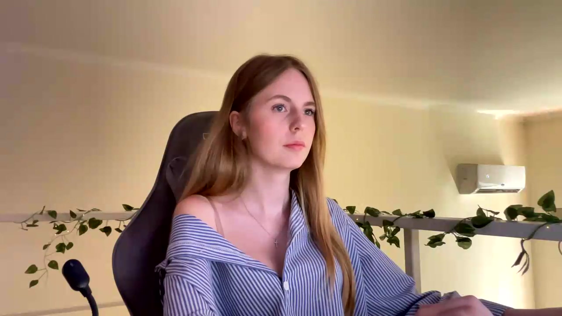 Gallery image thumbnail from SelinaMynx's myfreecams stream on, 06/23/2026, 08:45 image 3 of 20