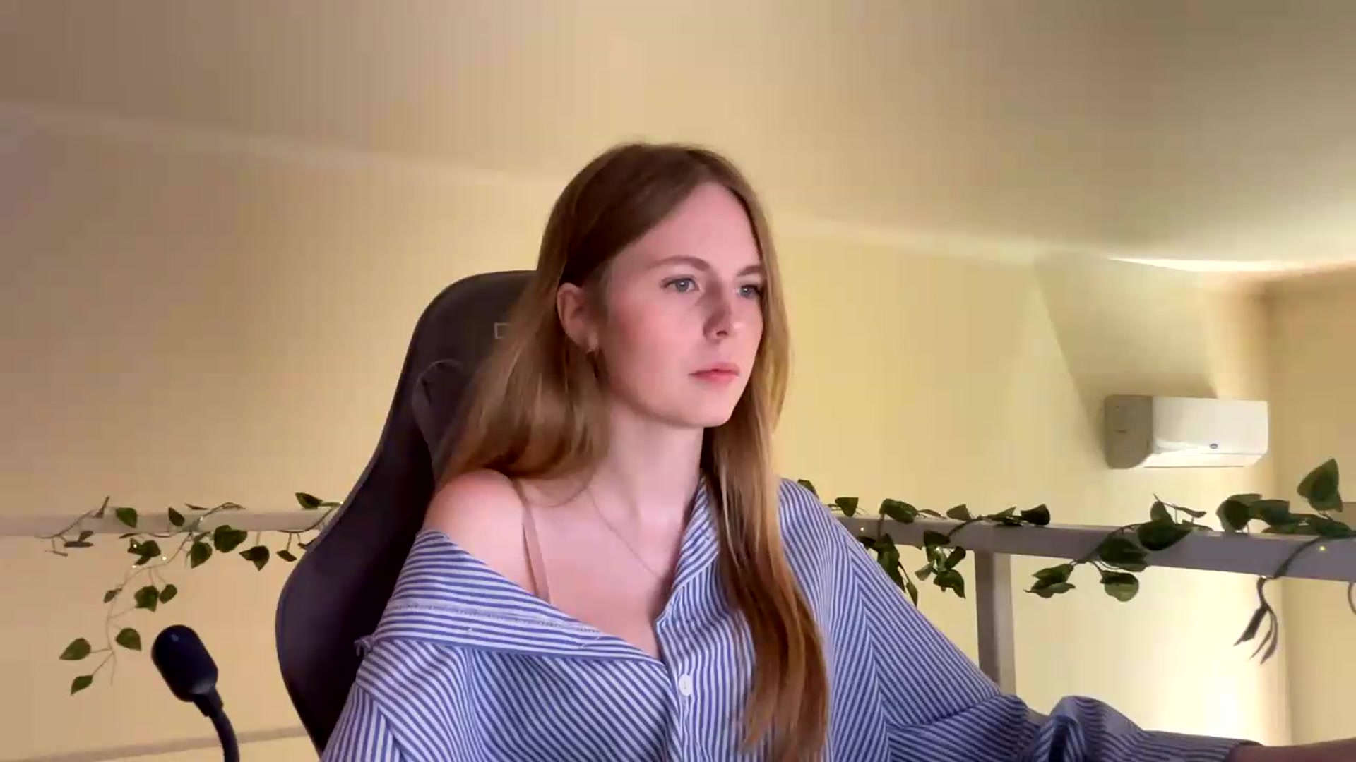 Gallery image thumbnail from SelinaMynx's myfreecams stream on, 06/23/2026, 08:45 image 14 of 20