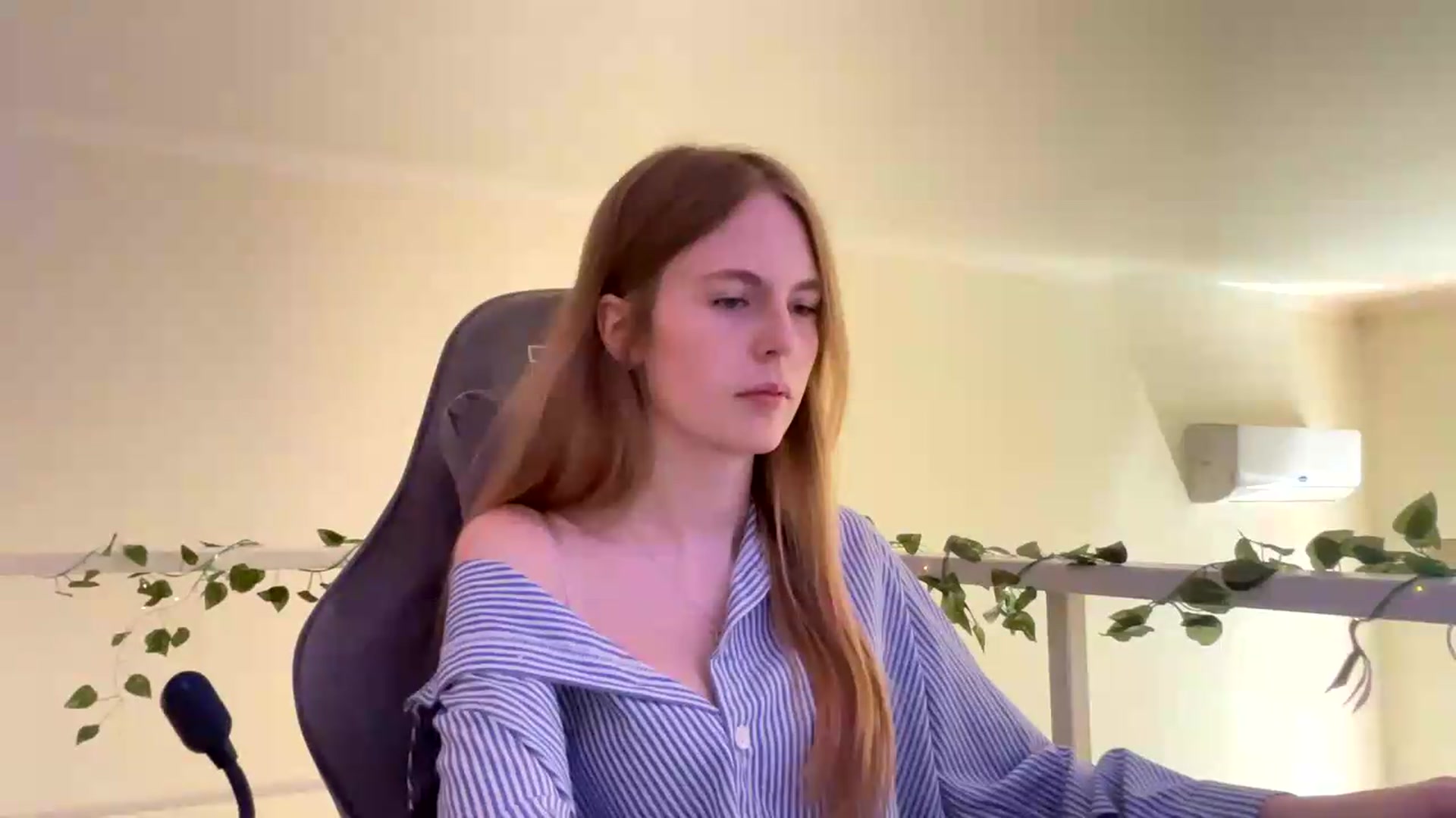 Gallery image thumbnail from SelinaMynx's myfreecams stream on, 06/23/2026, 08:45 image 8 of 20