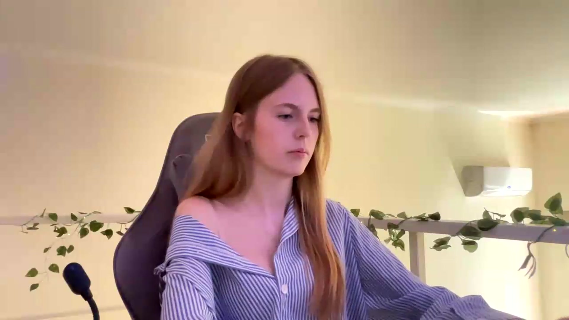 Gallery image thumbnail from SelinaMynx's myfreecams stream on, 06/23/2026, 08:45 image 6 of 20