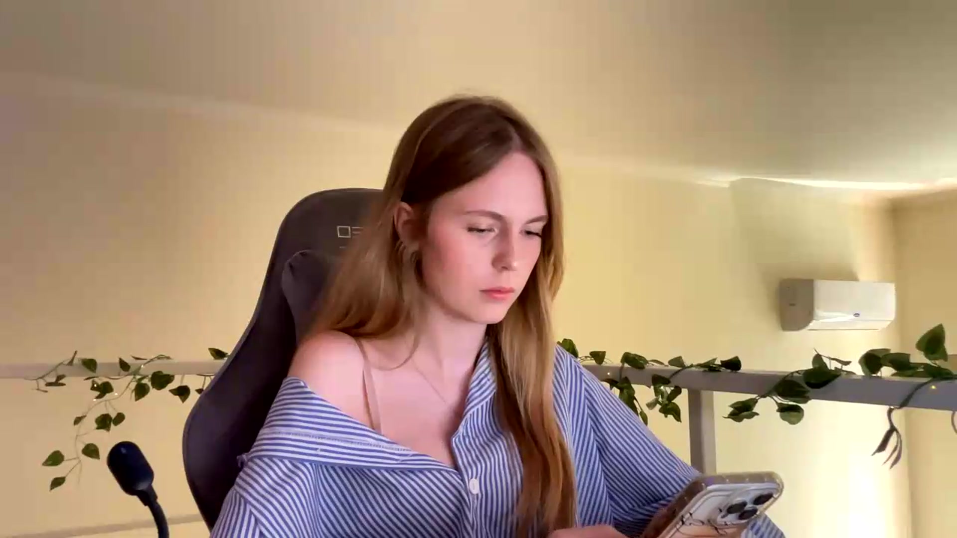 Gallery image thumbnail from SelinaMynx's myfreecams stream on, 06/23/2026, 08:45 image 20 of 20