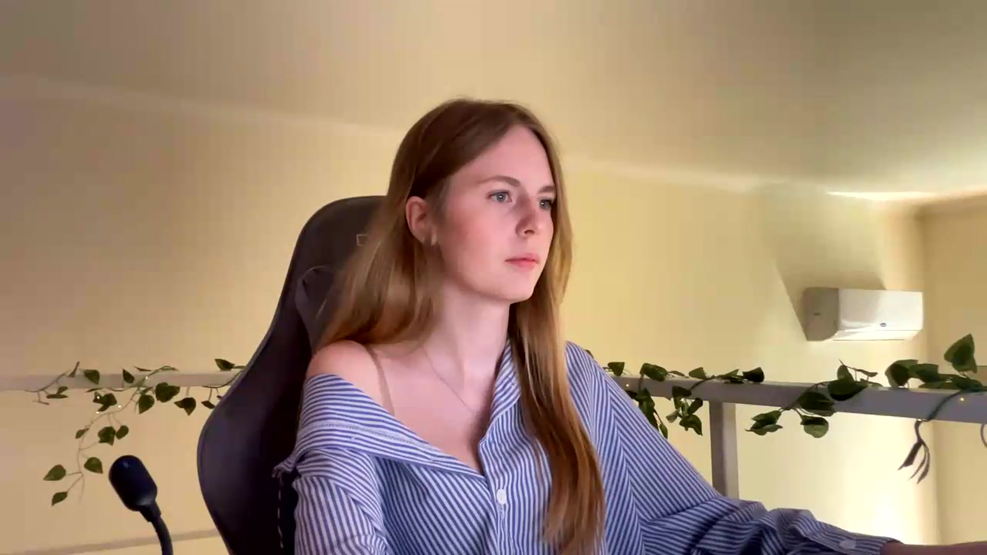 Gallery image thumbnail from SelinaMynx's myfreecams stream on, 06/23/2026, 08:45 image 7 of 20