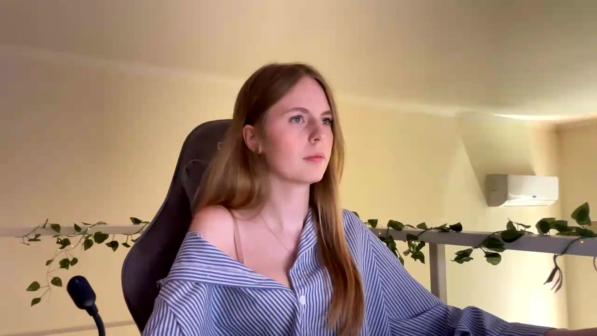Gallery image thumbnail from SelinaMynx's myfreecams stream on, 06/23/2026, 08:45 image 12 of 20