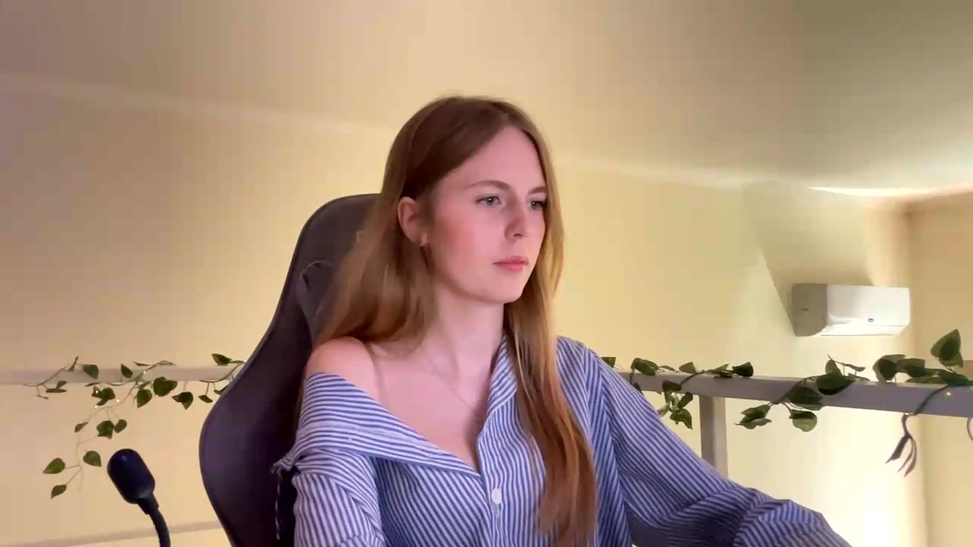 Gallery image thumbnail from SelinaMynx's myfreecams stream on, 06/23/2026, 08:45 image 10 of 20