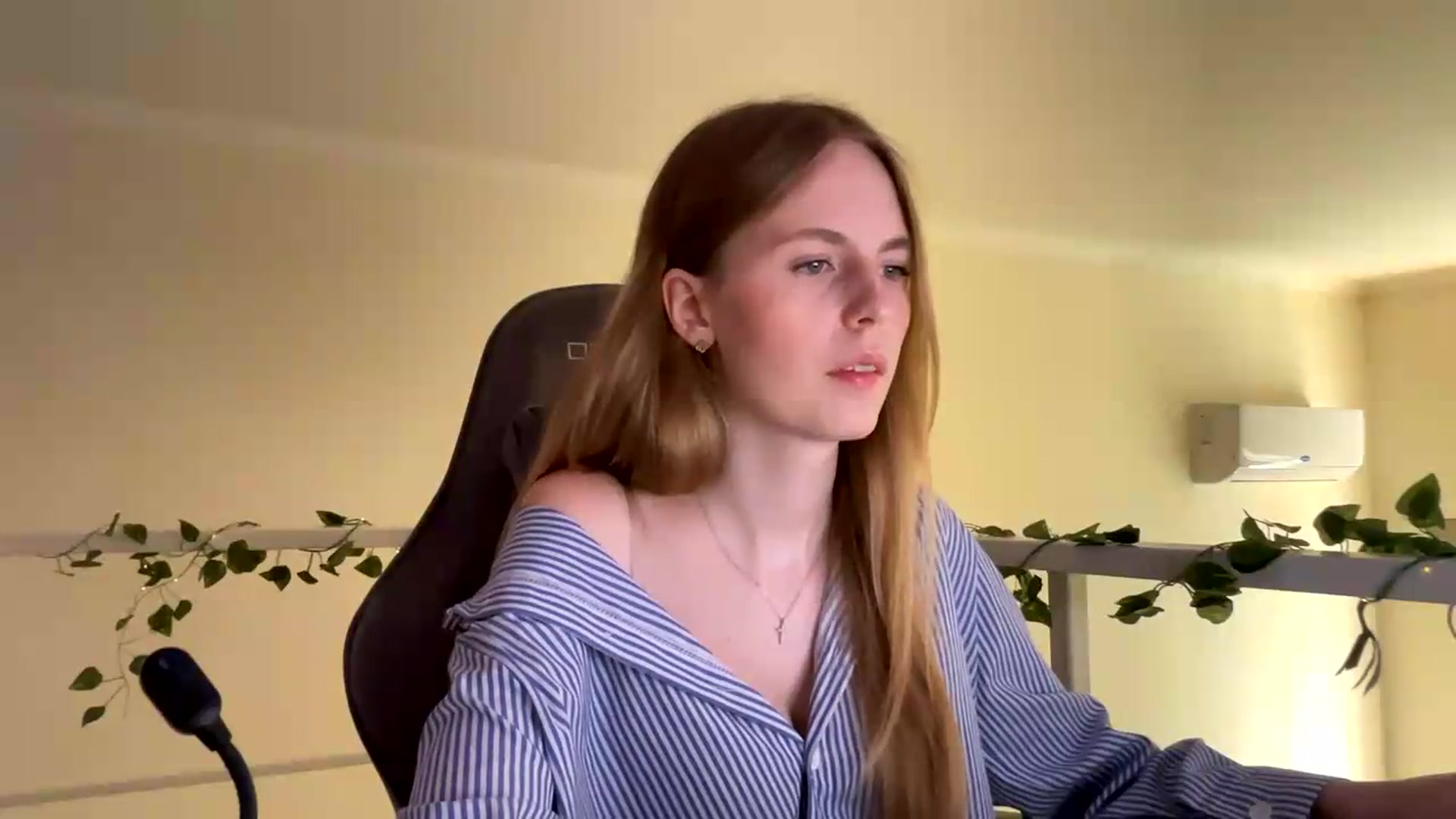 Gallery image thumbnail from SelinaMynx's myfreecams stream on, 06/23/2026, 10:58 image 15 of 20