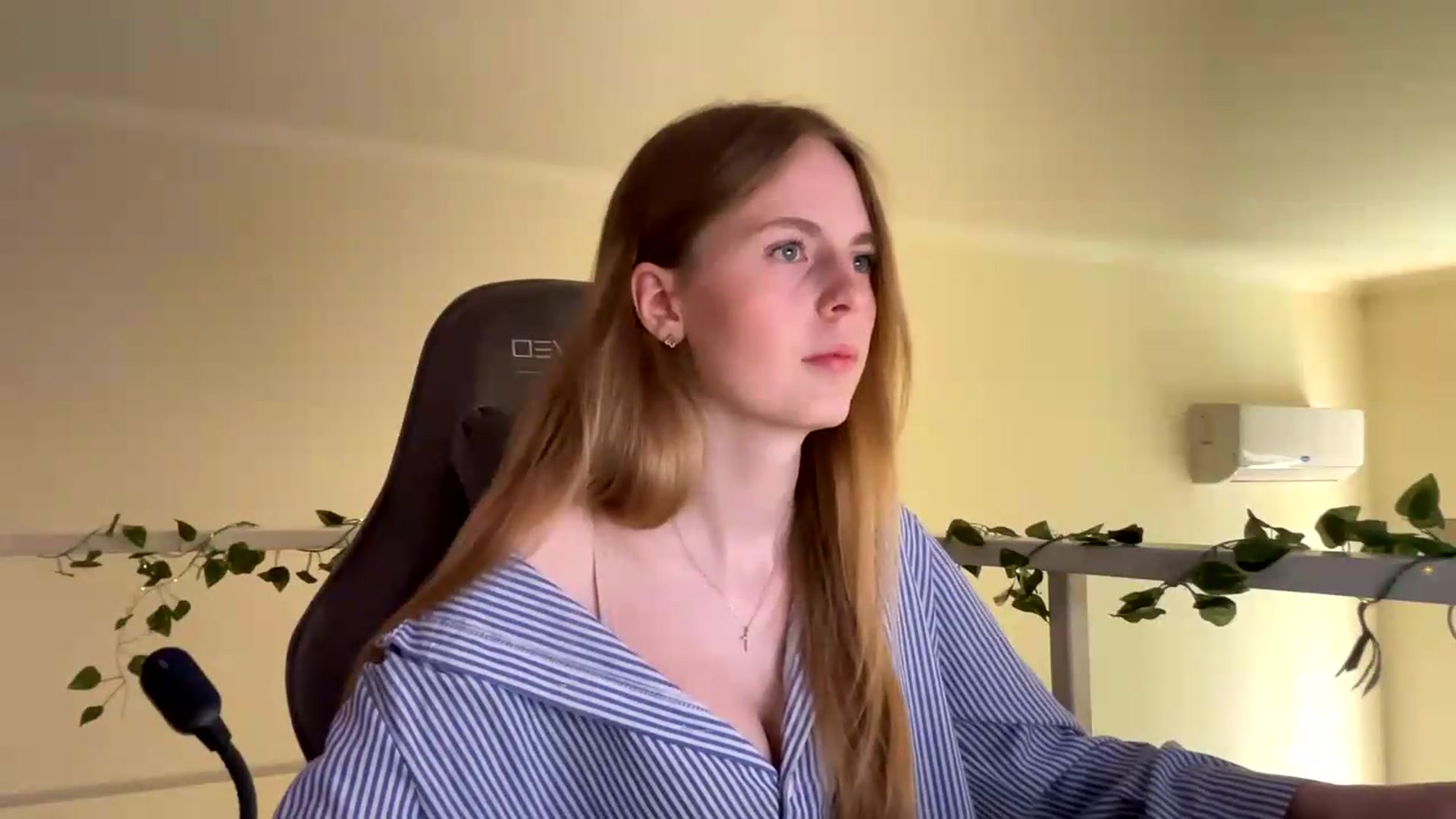 Gallery image thumbnail from SelinaMynx's myfreecams stream on, 06/23/2026, 10:58 image 13 of 20