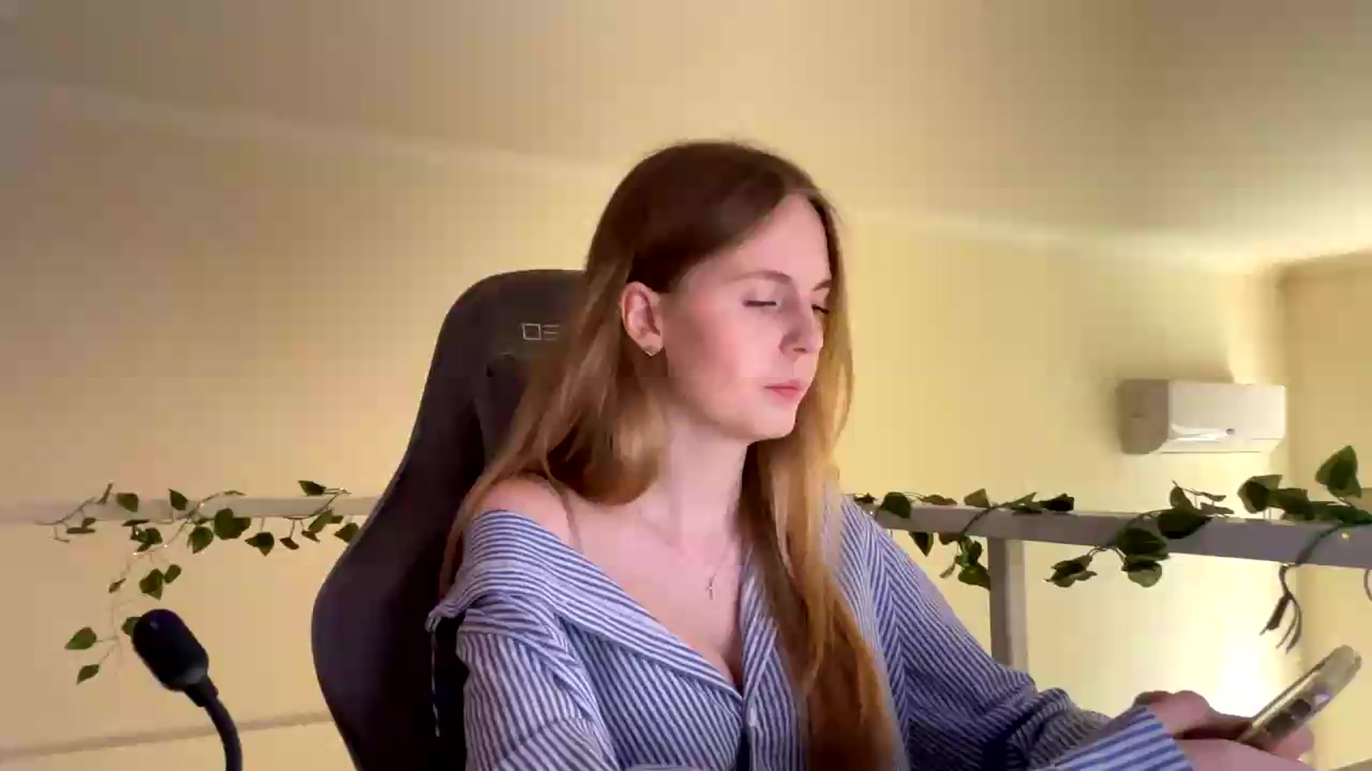 Gallery image thumbnail from SelinaMynx's myfreecams stream on, 06/23/2026, 10:58 image 16 of 20