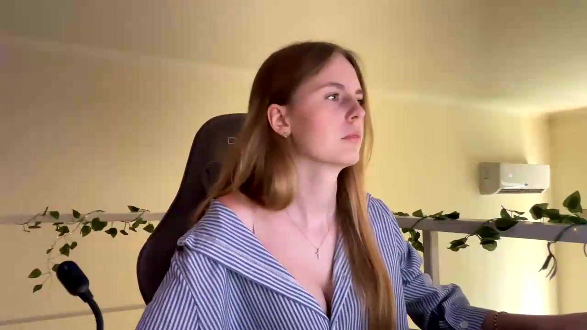 Gallery image thumbnail from SelinaMynx's myfreecams stream on, 06/23/2026, 10:58 image 19 of 20