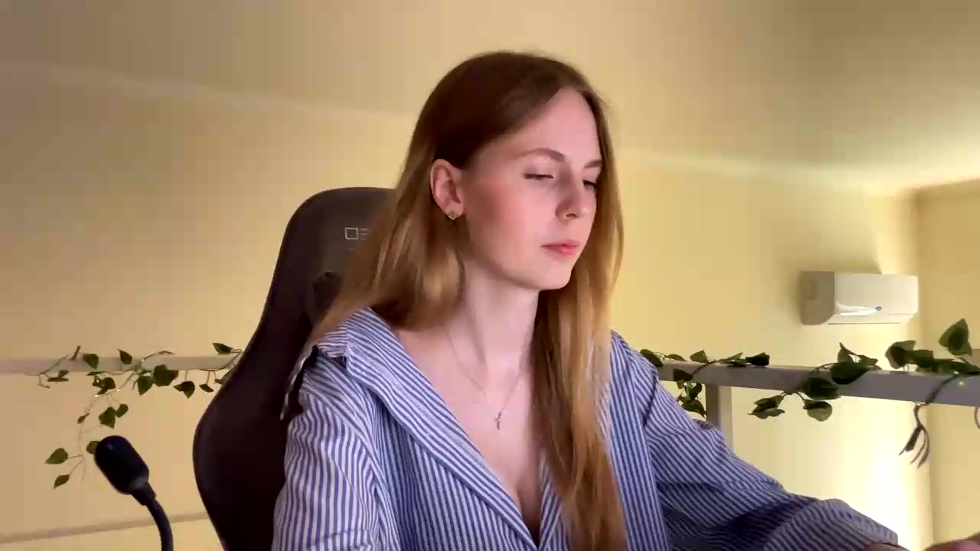 Gallery image thumbnail from SelinaMynx's myfreecams stream on, 06/23/2026, 10:58 image 11 of 20