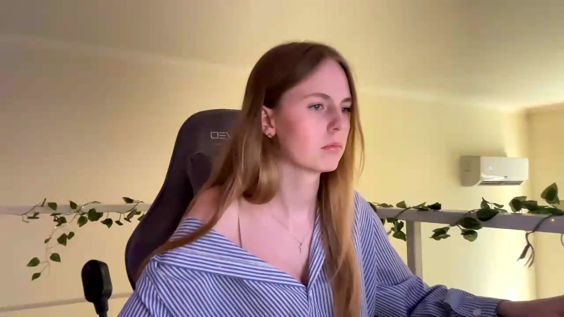 Gallery image thumbnail from SelinaMynx's myfreecams stream on, 06/23/2026, 14:02 image 5 of 20
