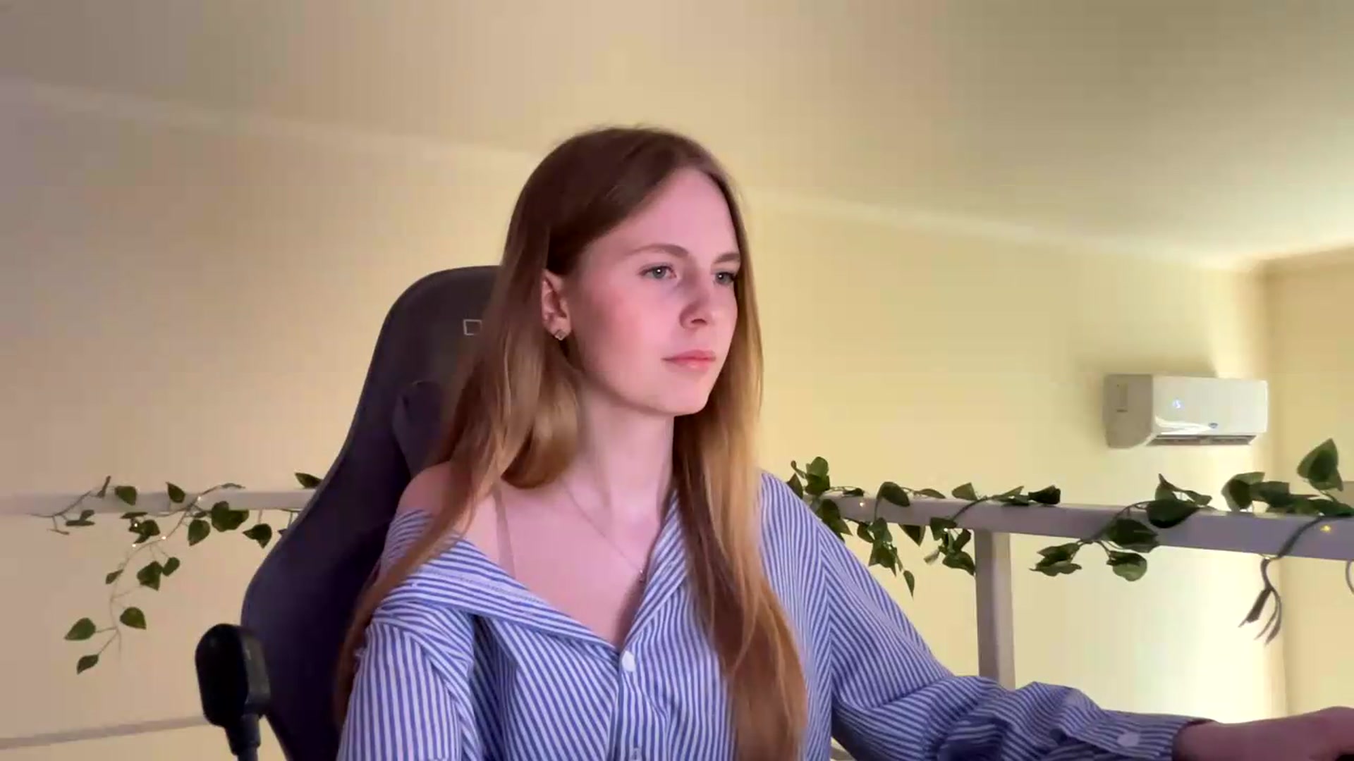 Gallery image thumbnail from SelinaMynx's myfreecams stream on, 06/23/2026, 14:02 image 9 of 20