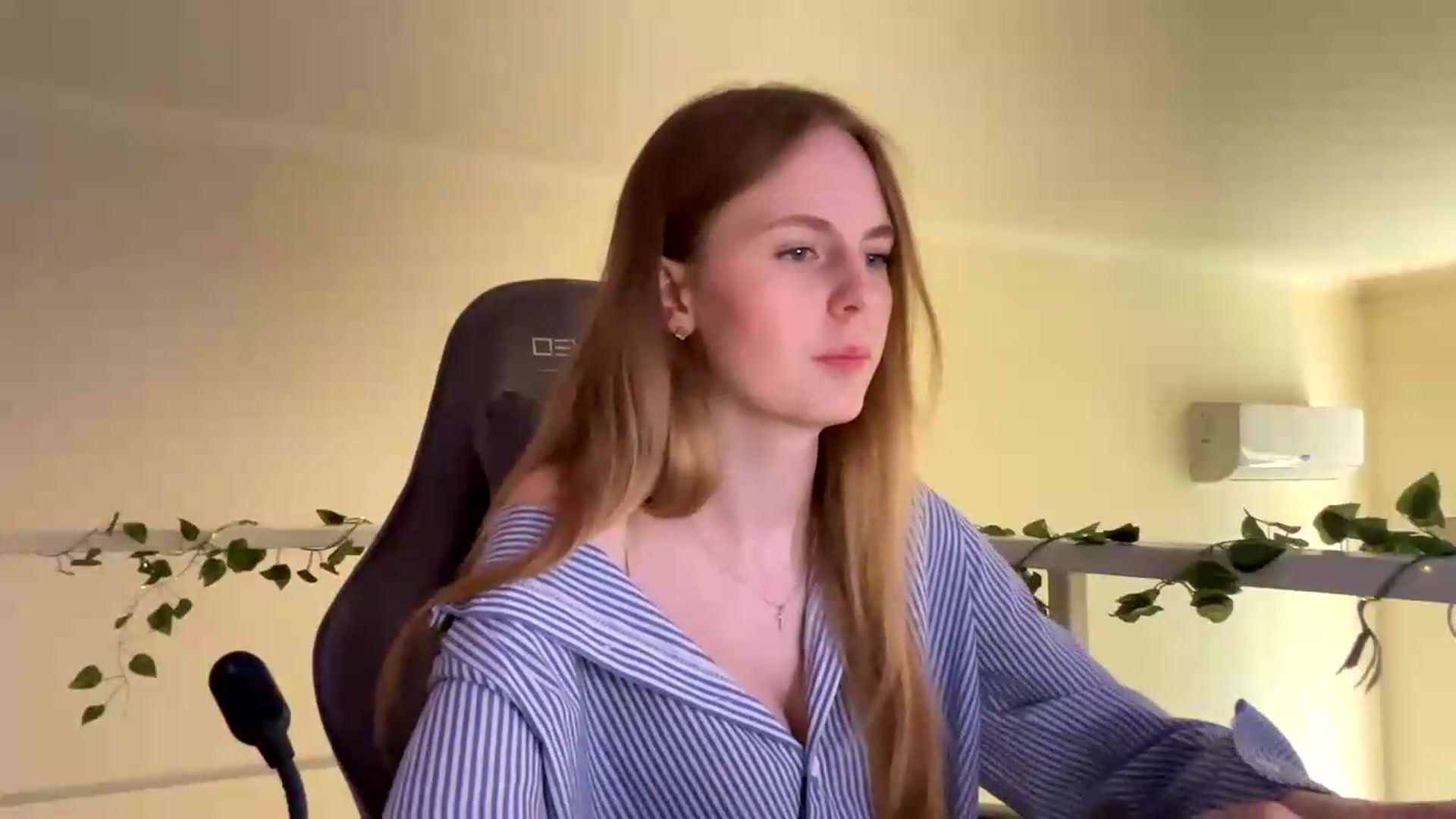 Gallery image thumbnail from SelinaMynx's myfreecams stream on, 06/23/2026, 14:02 image 3 of 20