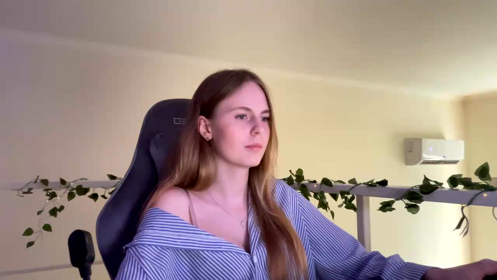 Gallery image thumbnail from SelinaMynx's myfreecams stream on, 06/23/2026, 14:02 image 16 of 20