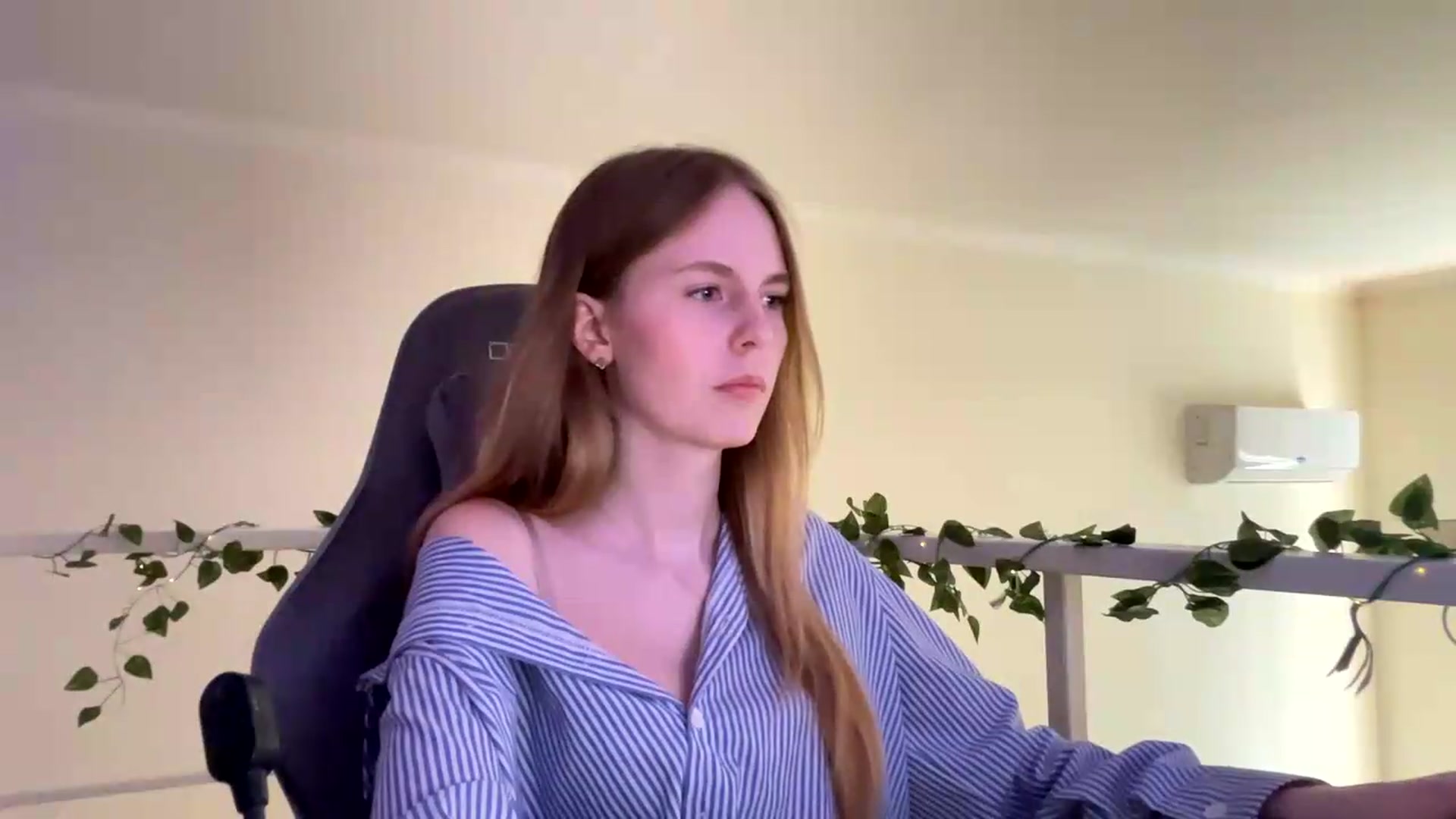 Gallery image thumbnail from SelinaMynx's myfreecams stream on, 06/23/2026, 14:02 image 10 of 20