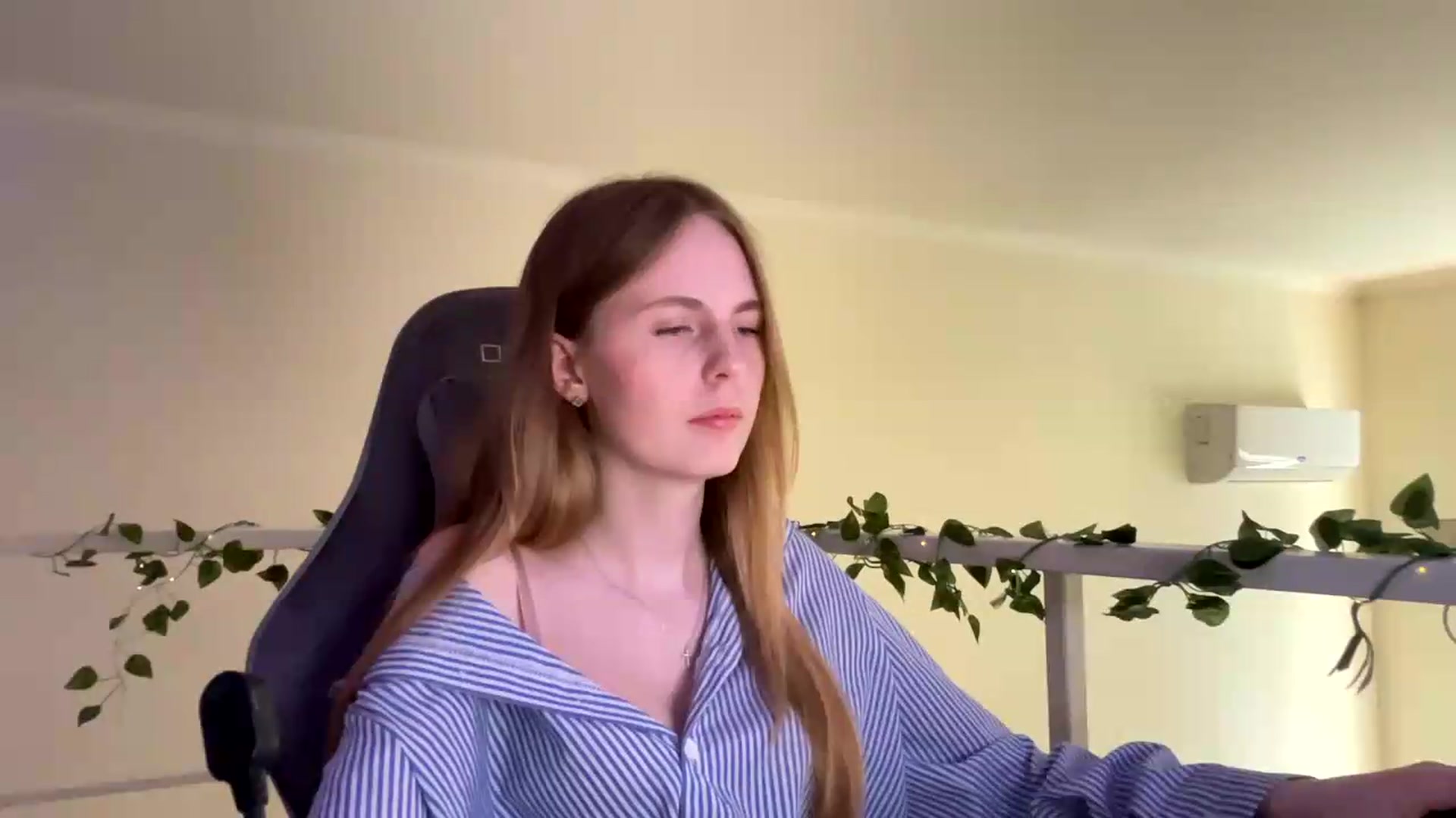 Gallery image thumbnail from SelinaMynx's myfreecams stream on, 06/23/2026, 14:02 image 12 of 20