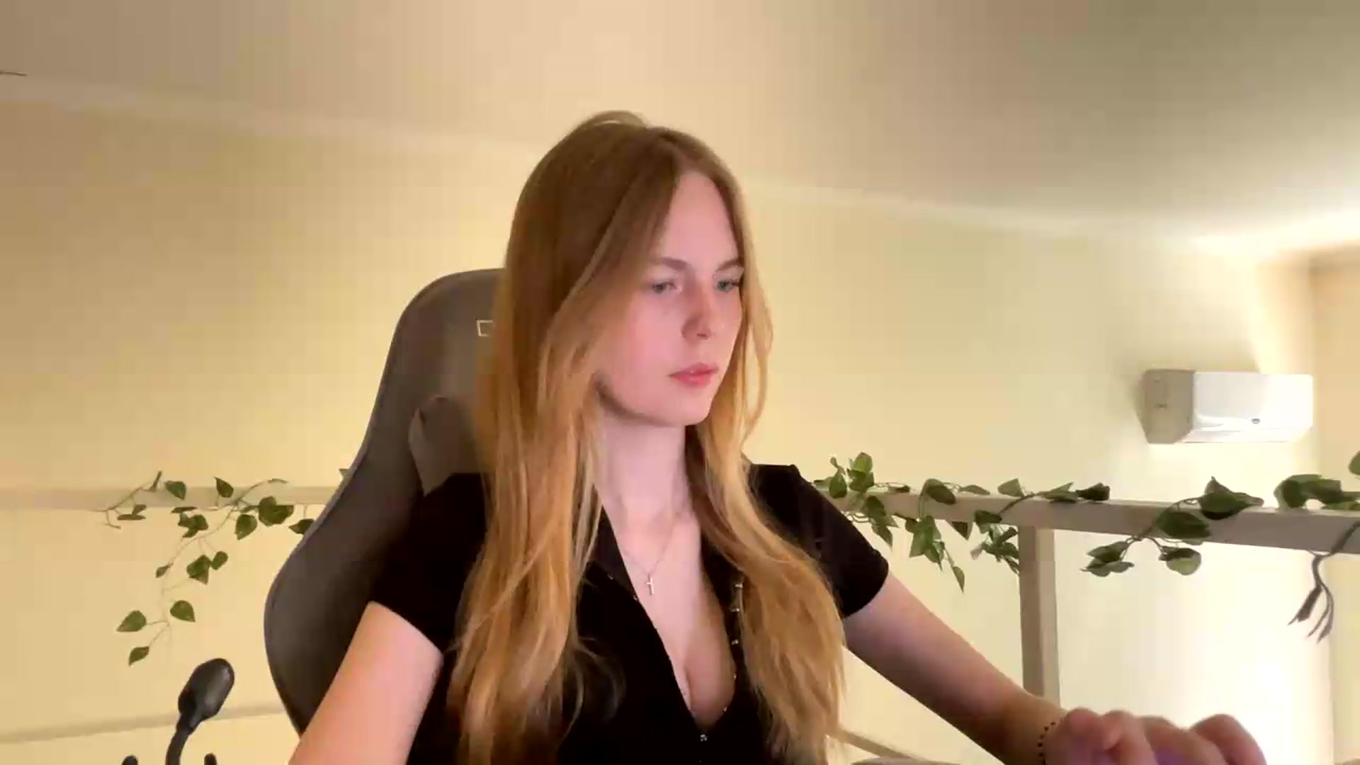 Gallery image thumbnail from SelinaMynx's myfreecams stream on, 06/24/2026, 08:35 image 10 of 20