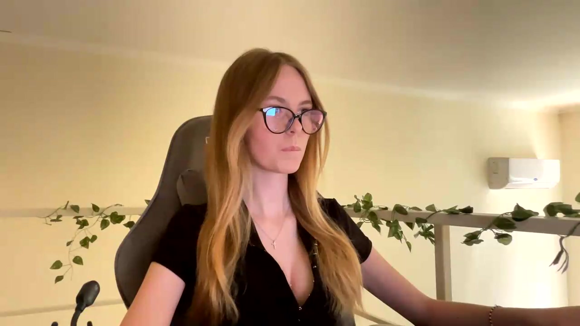 Gallery image thumbnail from SelinaMynx's myfreecams stream on, 06/24/2026, 08:35 image 5 of 20