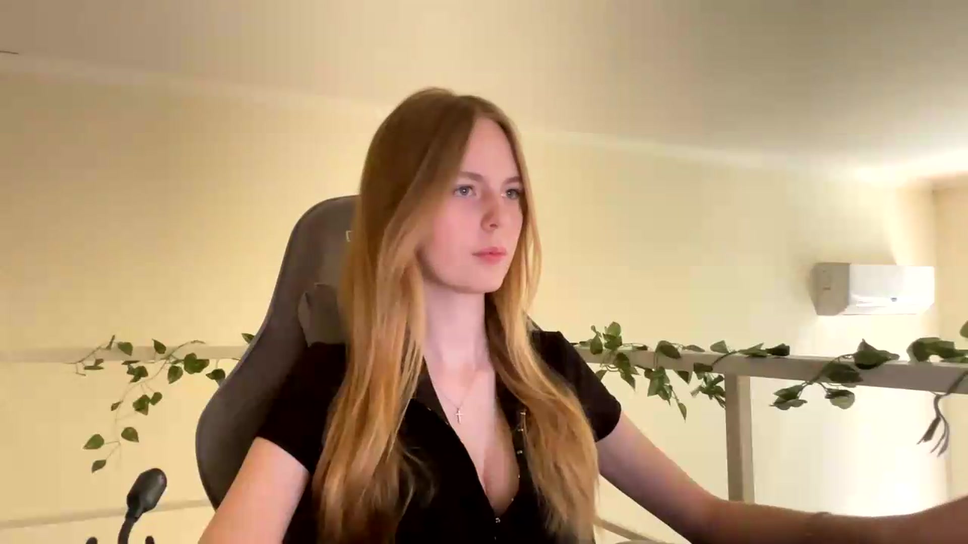 Gallery image thumbnail from SelinaMynx's myfreecams stream on, 06/24/2026, 08:35 image 8 of 20