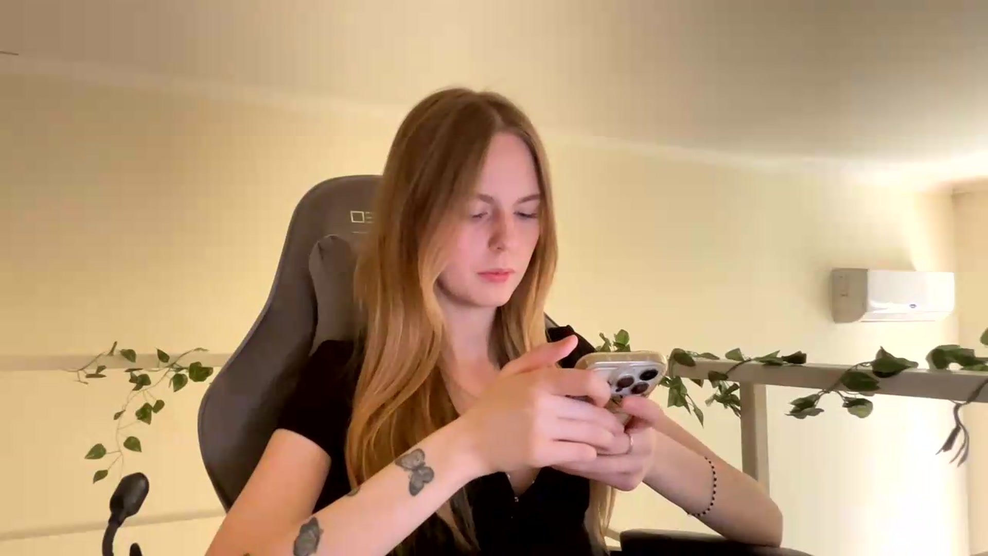 Gallery image thumbnail from SelinaMynx's myfreecams stream on, 06/24/2026, 09:09 image 7 of 20