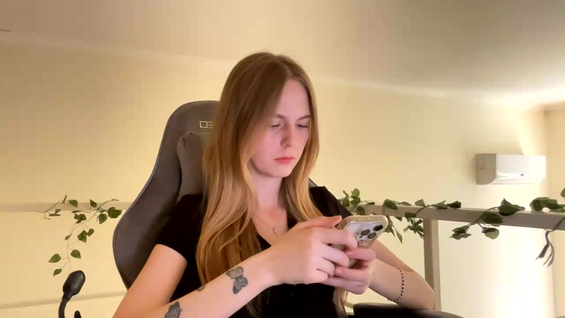 Gallery image thumbnail from SelinaMynx's myfreecams stream on, 06/24/2026, 09:09 image 10 of 20