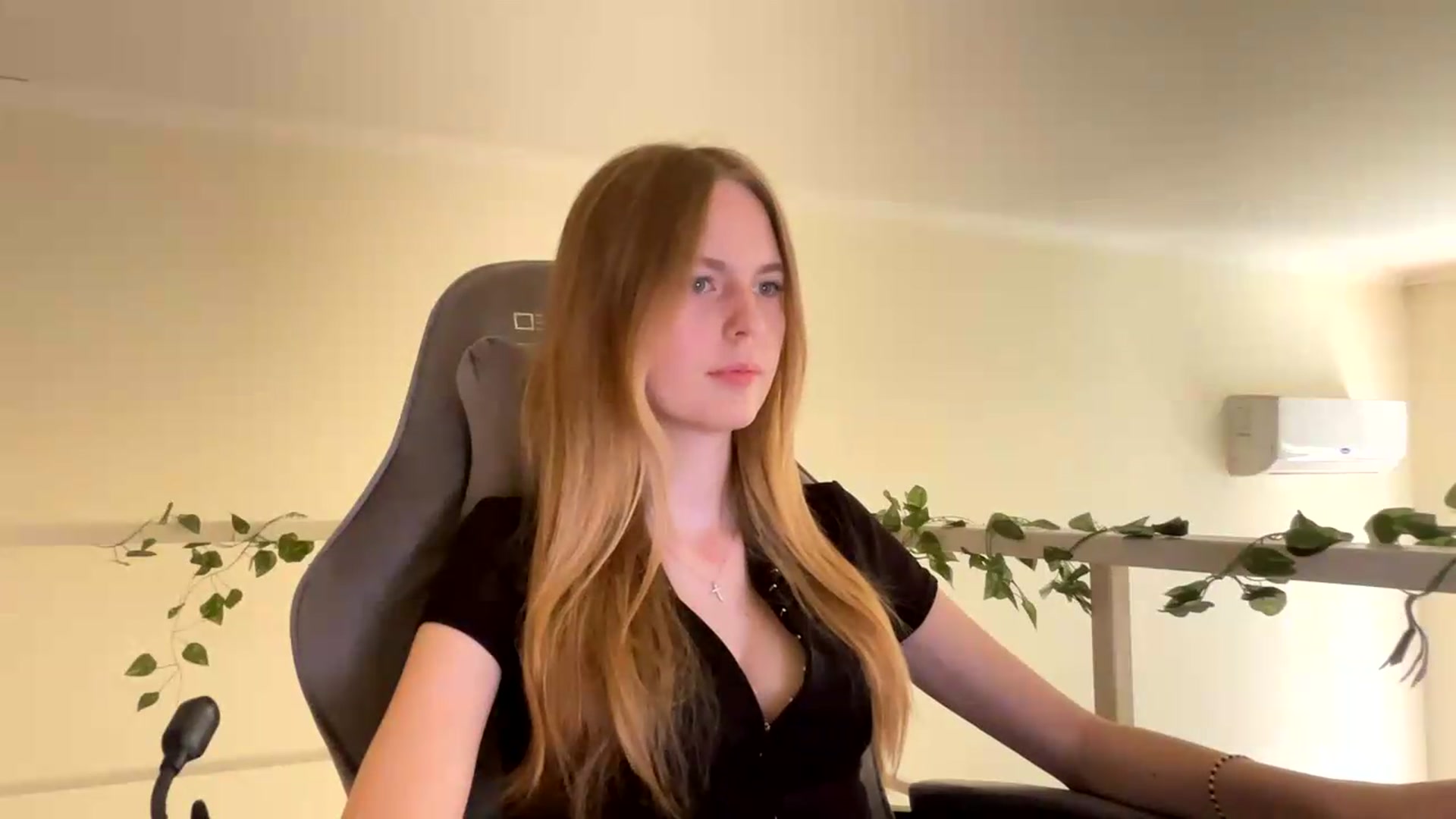 Gallery image thumbnail from SelinaMynx's myfreecams stream on, 06/24/2026, 09:09 image 11 of 20