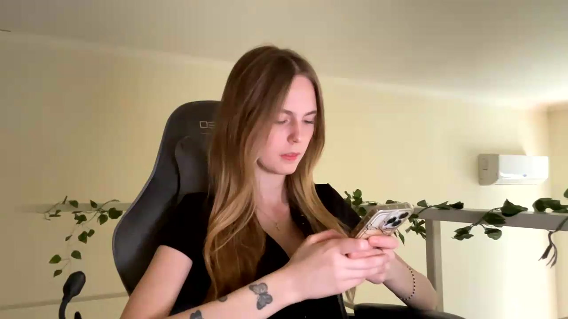 Gallery image thumbnail from SelinaMynx's myfreecams stream on, 06/24/2026, 09:09 image 3 of 20
