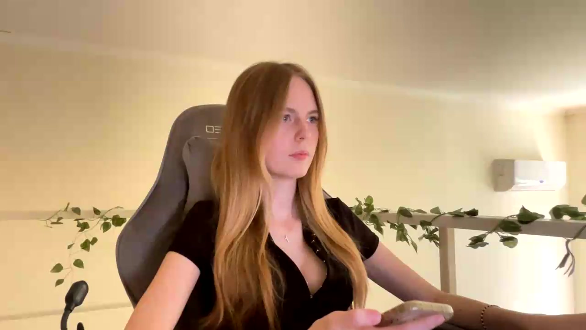Gallery image thumbnail from SelinaMynx's myfreecams stream on, 06/24/2026, 09:09 image 12 of 20