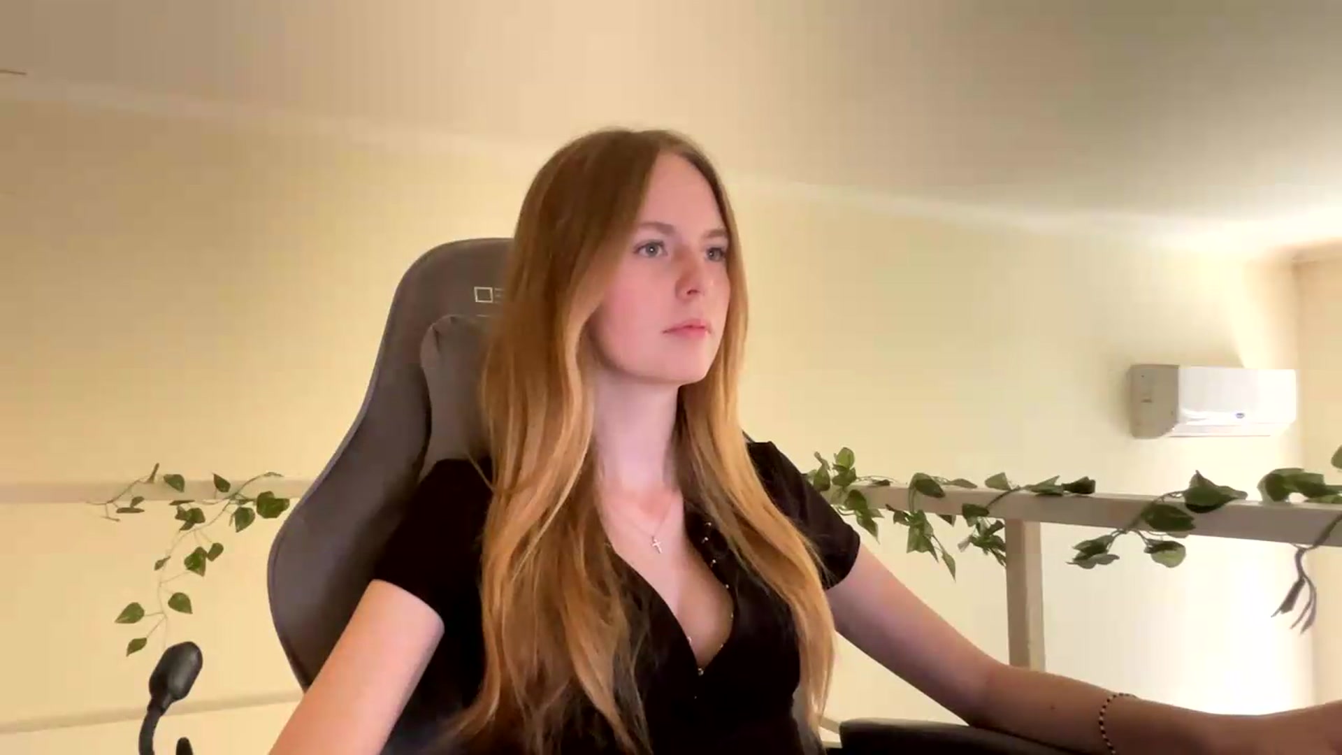 Gallery image thumbnail from SelinaMynx's myfreecams stream on, 06/24/2026, 09:09 image 8 of 20