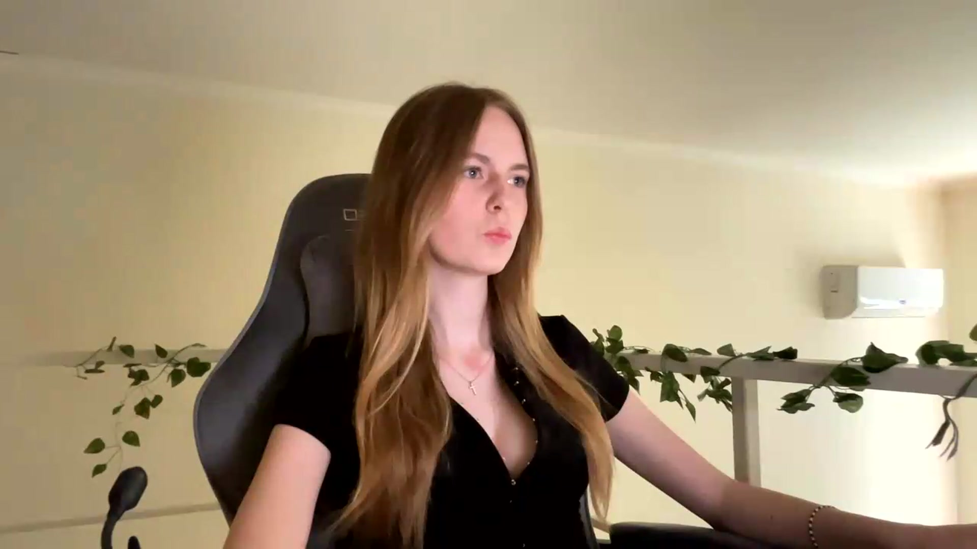 Gallery image thumbnail from SelinaMynx's myfreecams stream on, 06/24/2026, 09:09 image 2 of 20